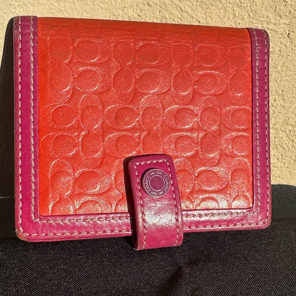 Coach Vintage Y2K Red and Pink Photo Wallet - Picture 2 of 4